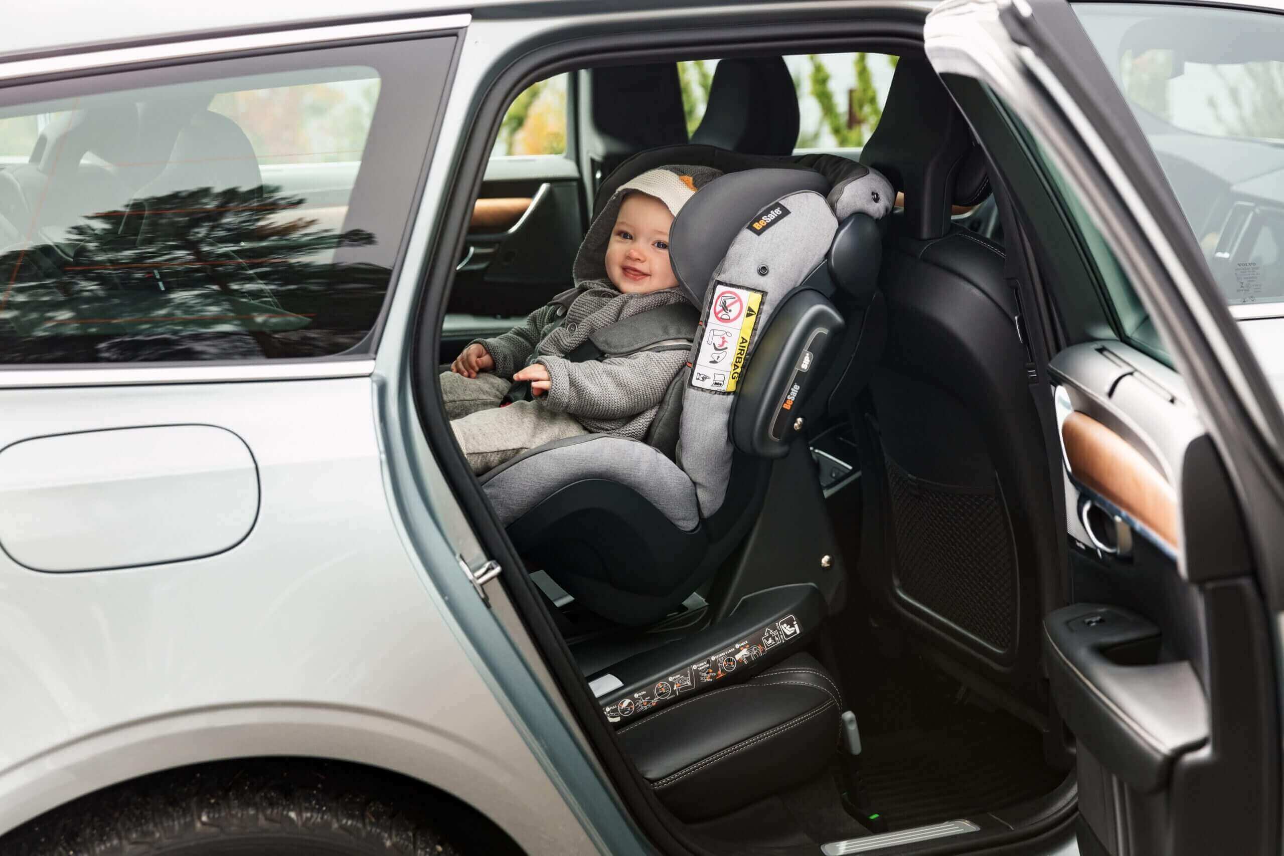Scaun auto 6 luni-4 ani BeSafe iZi Kid X3 i-Size - Fresh Black Cab