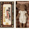 Jucarie textila Big Sister Mouse in Matchbox Maileg – Pyjamas NEW
