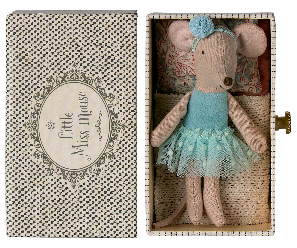 Jucarie textila Dance Mouse Little Sister in Daybed Maileg - Blue