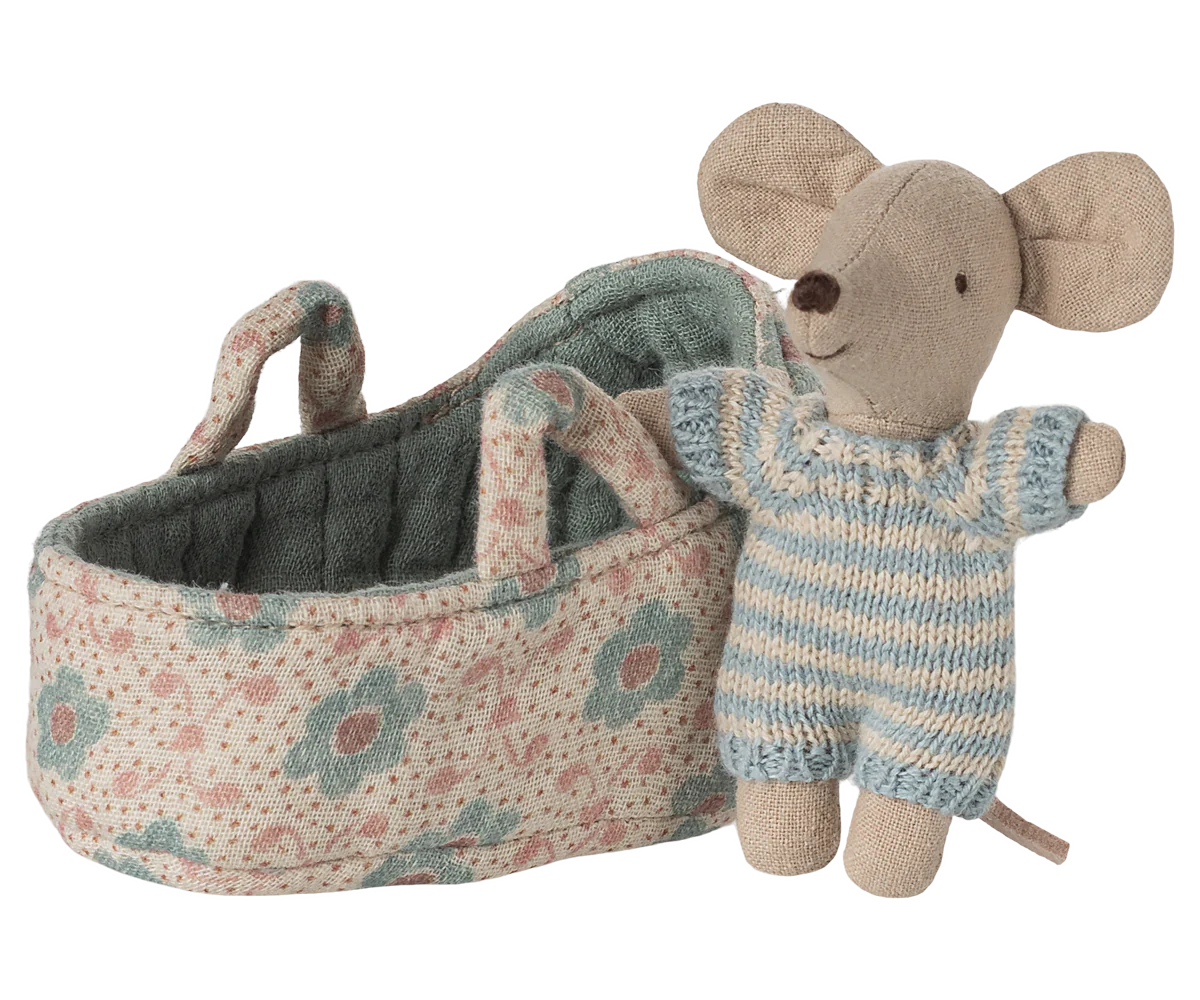 Jucarie textila Baby Mouse in Carry Cot Maileg – Blue