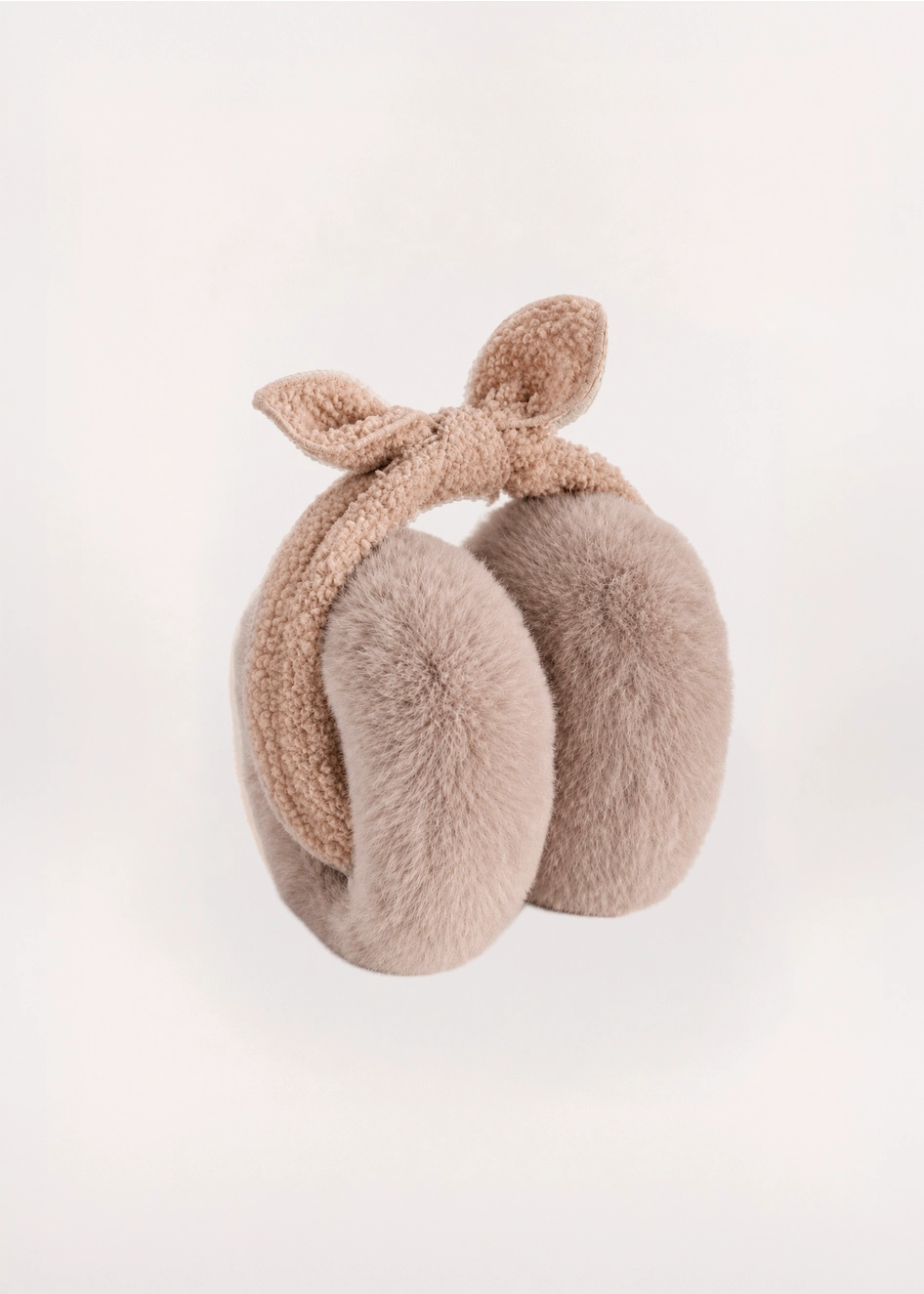 Aparatori pufoase pentru urechi Mrs Ertha - Soft Peanut